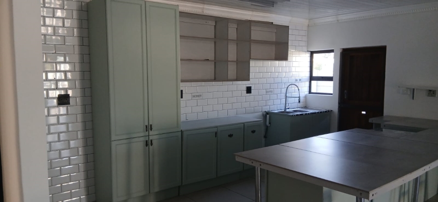 To Let 4 Bedroom Property for Rent in Hopefield Western Cape